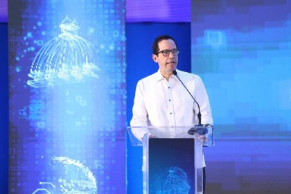 Ministro-de-Administracion-Publica-Sigmund-Freund-420x280