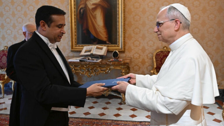 WhatsApp-Image-2025-06-03-at-13.02.00-990x557