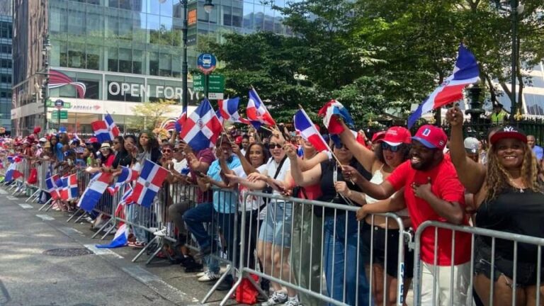 desfile-dominicano-nueva-york-banda-policia-y-ritmos-autoctonos-focus-0-0-896-504