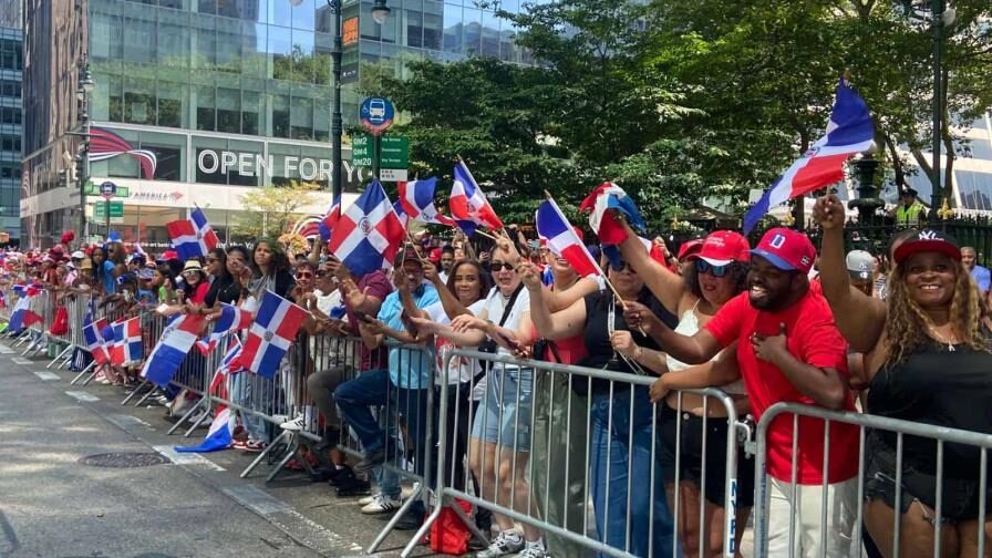 desfile-dominicano-nueva-york-banda-policia-y-ritmos-autoctonos-focus-0-0-896-504
