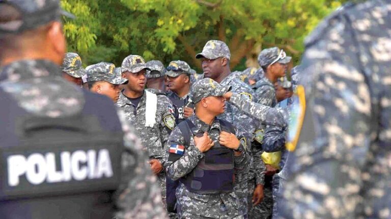 imagen-2000-nuevos-policias-en-santiago-reforzaran-vigilancia-en-elecciones-d44688c6-focus-min0.21-0.38-896-504