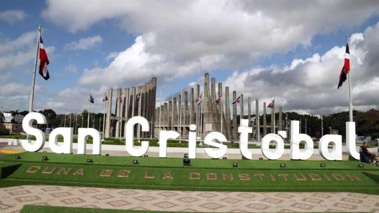 san-cristobal-1b242cf9-focus-0-0-896-504