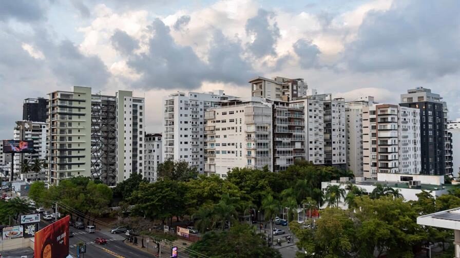 servicios-financieros-y-transporte-impulsan-crecimiento-economico-523516b7-focus-0-0-896-504