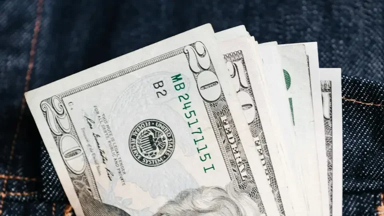 precio-dolar-estadounidense-viernes-12-diciembre-2025