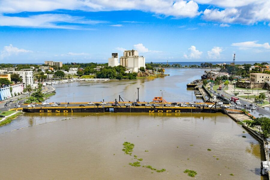 Puente-flotante-cierre-temporal-900x600