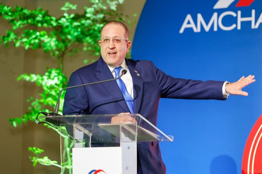 Ministro-de-Economia-Magin-Diaz-900x600