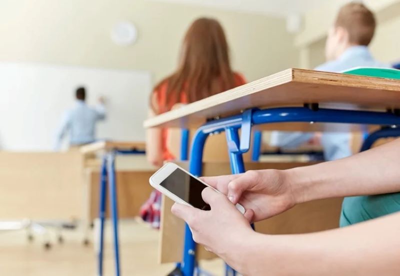 celulares-escuelas