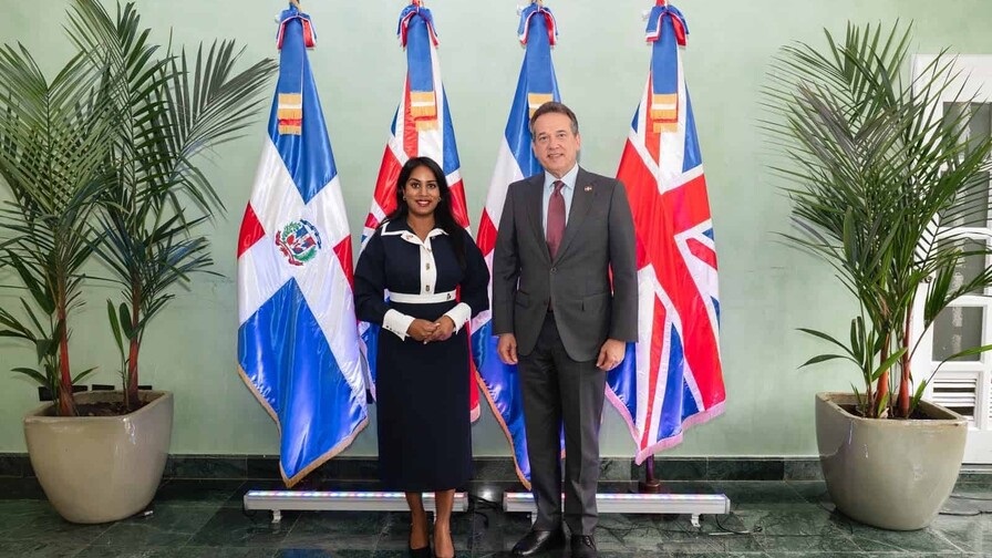 reino-unido-trae-a-rd-agenda-sobre-haiti-seguridad-e-inversion-7c8228f2-focus-0-0-896-504
