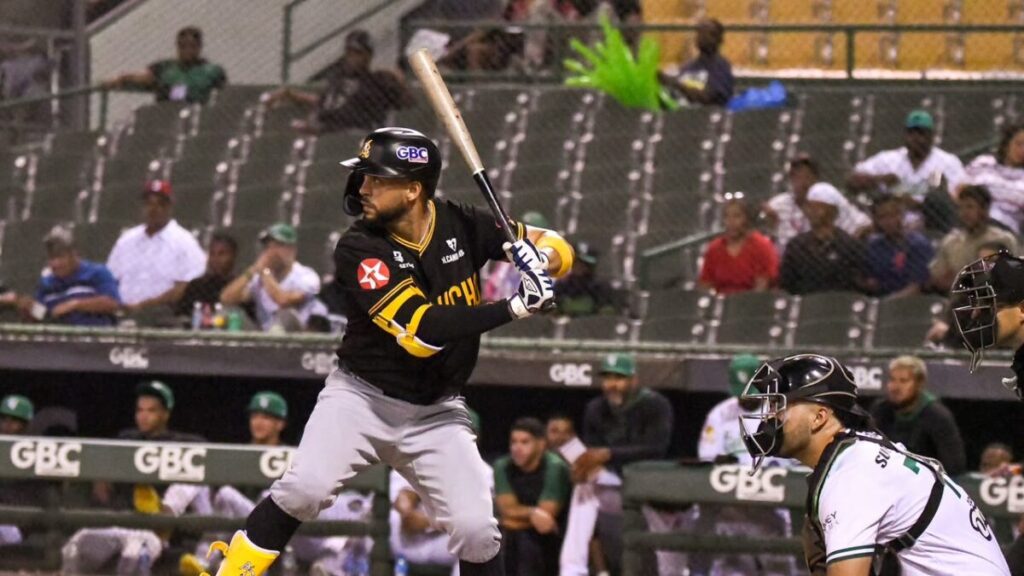 aguilas-limitan-a-las-estrellas-a-un-hit-y-ganan-5-2-en-entradas-extras-20261030-123108-3z0u-1200x675